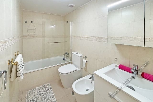 1 Zimmer Apartment zu verkaufen in Los Cristianos, Arona mit Pool Garage - 299.000 € (Ref: 9824572)
