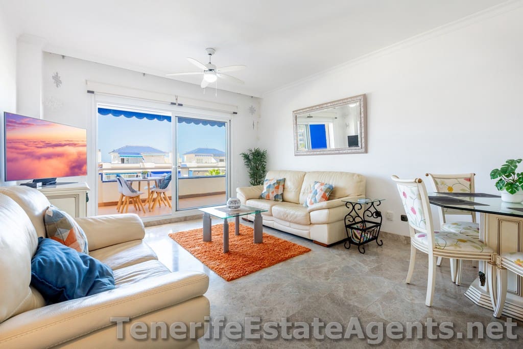 2 bedroom Apartment for sale in Los Cristianos with pool - € 459,950 (Ref: 9861410)