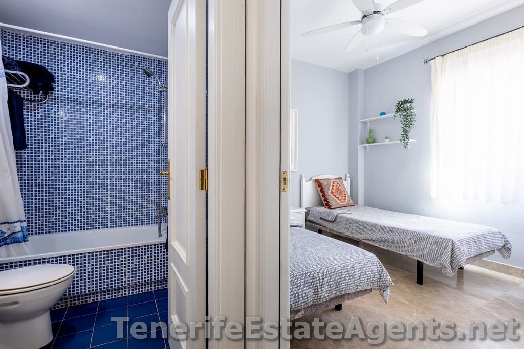 2 bedroom Apartment for sale in Los Cristianos with pool - € 459,950 (Ref: 9861410)