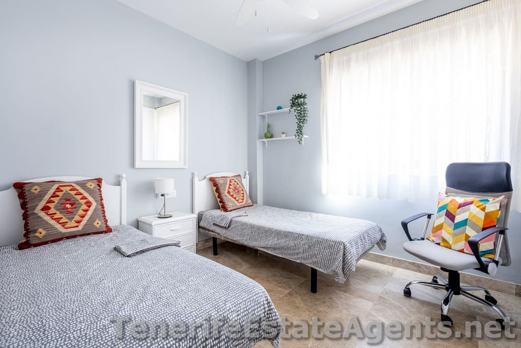 2 bedroom Apartment for sale in Los Cristianos with pool - € 459,950 (Ref: 9861410)