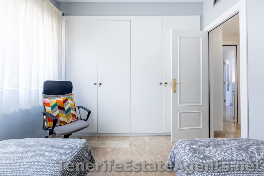 2 bedroom Apartment for sale in Los Cristianos with pool - € 459,950 (Ref: 9861410)