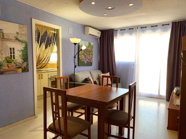 Ático de 2 habitaciones en Poniente, Benidorm en alquiler - 850 € (Ref: 8428846)
