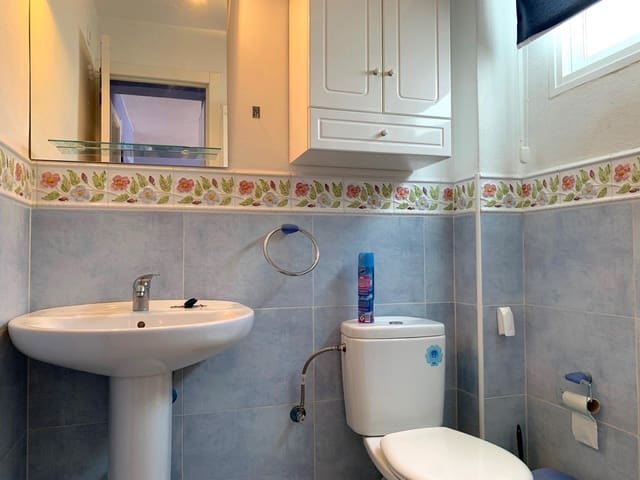 Ático de 2 habitaciones en Poniente, Benidorm en alquiler - 850 € (Ref: 8428846)