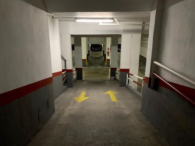 Garagem para venda em Poniente, Benidorm - 32 000 € (Ref: 8702633)