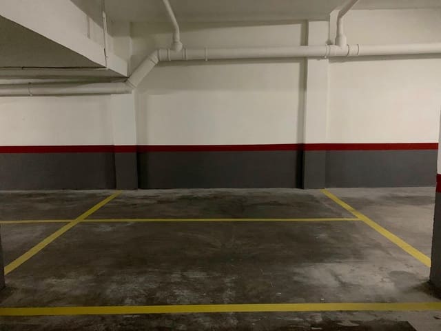 Garagem para venda em Poniente, Benidorm - 32 000 € (Ref: 8702633)