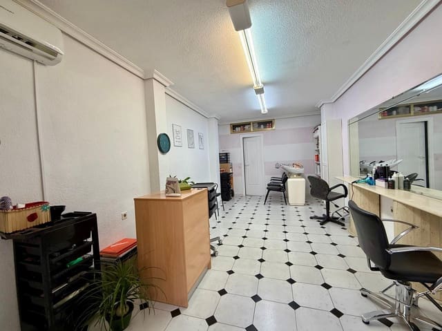 Business for sale in Levante, Benidorm - € 110,000 (Ref: 9208412)