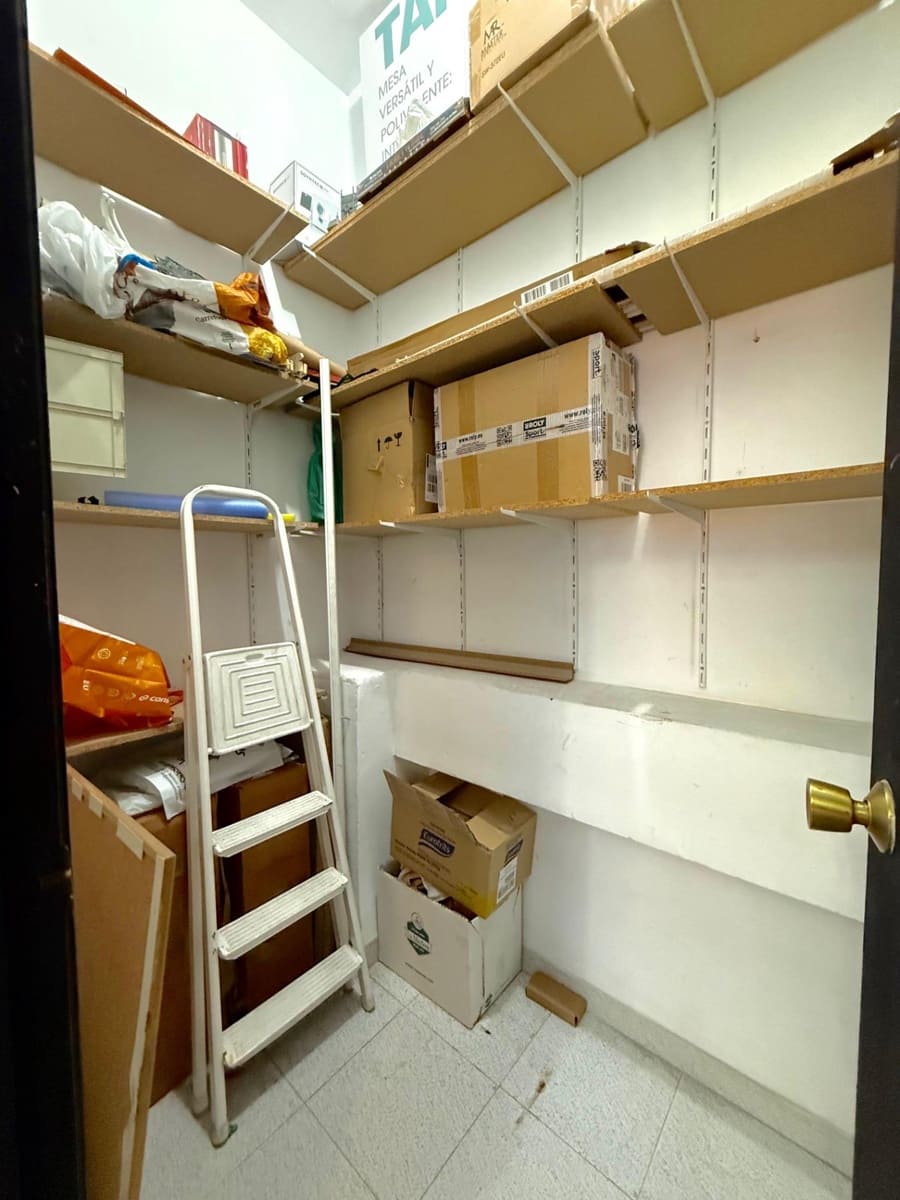 Erhverv til salg i Benidorm - € 145.000 (Ref: 9543770)