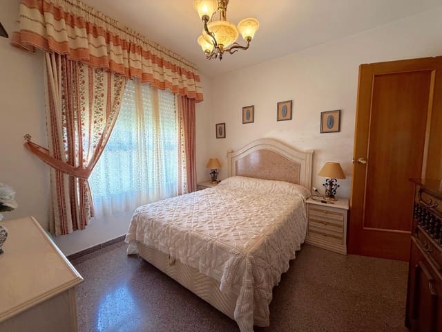 3 bedroom Apartment for sale in Playa Poniente, Benidorm with pool - € 585,000 (Ref: 9639544)