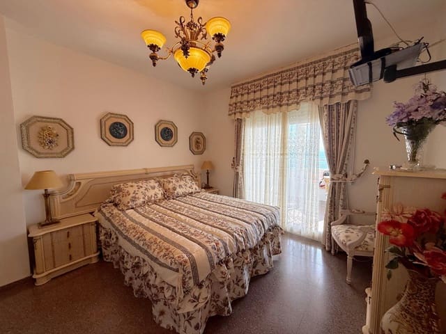 3 bedroom Apartment for sale in Playa Poniente, Benidorm with pool - € 585,000 (Ref: 9639544)