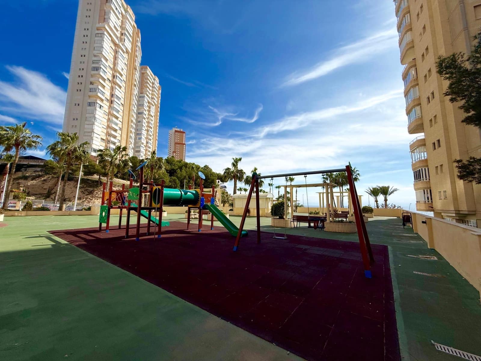 3 soverom Leilighet til salgs i Benidorm med svømmebasseng - € 585 000 (Ref: 9639544)