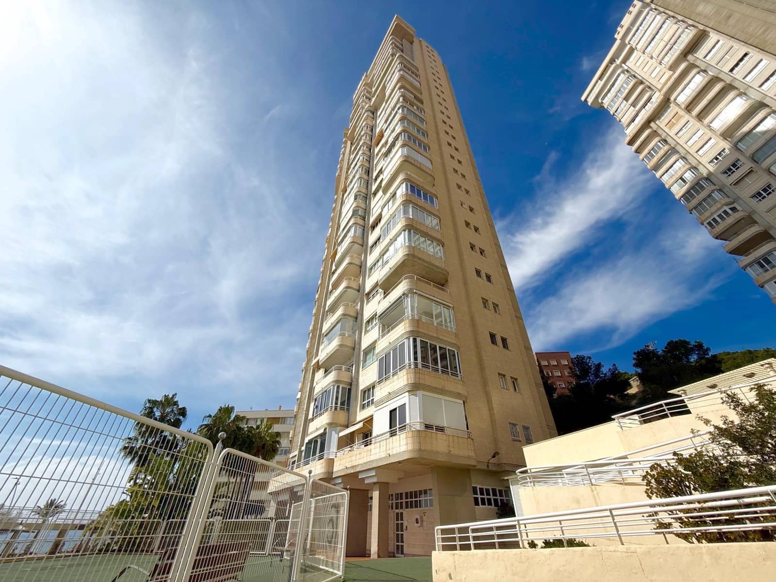 3 soverom Leilighet til salgs i Benidorm med svømmebasseng - € 585 000 (Ref: 9639544)