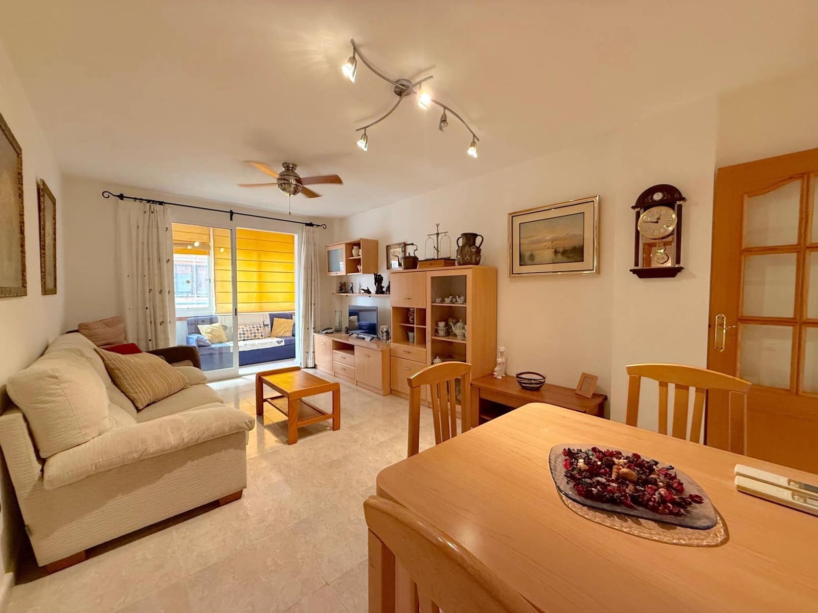 2 bedroom Apartment for sale in Benidorm with garage - € 266,400 (Ref: 9648280)
