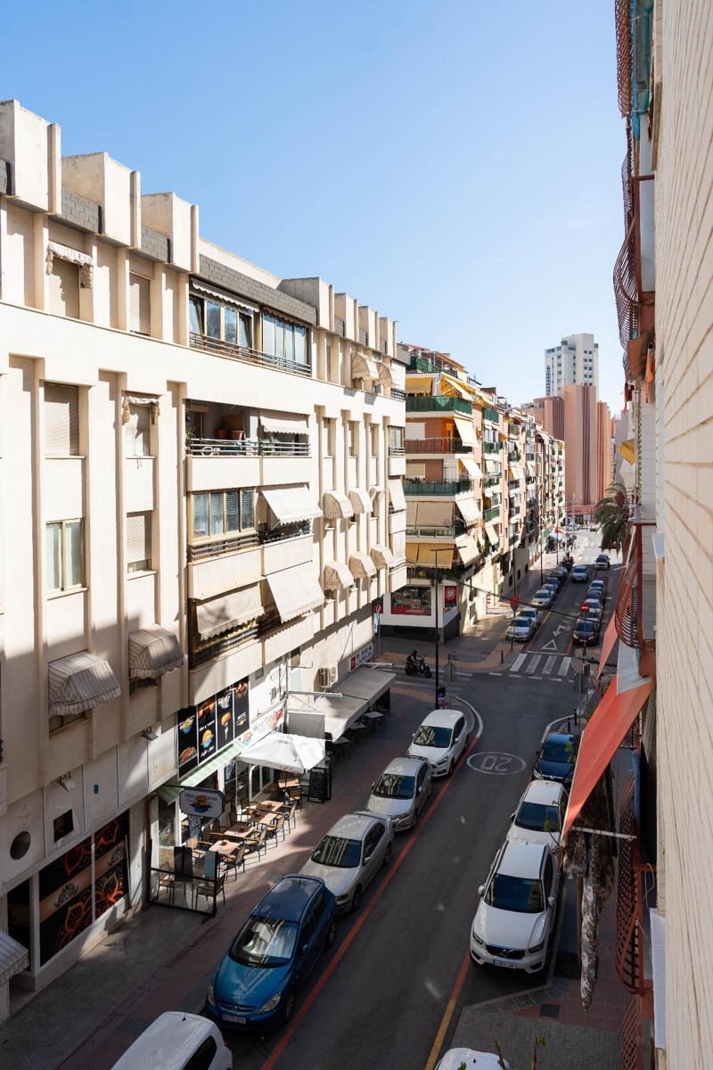 Piso de 3 habitaciones en Benidorm en venta - 250.000 € (Ref: 9784991)