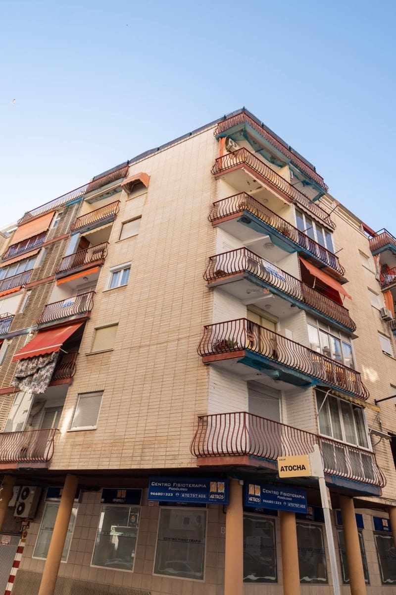 Piso de 3 habitaciones en Benidorm en venta - 250.000 € (Ref: 9784991)