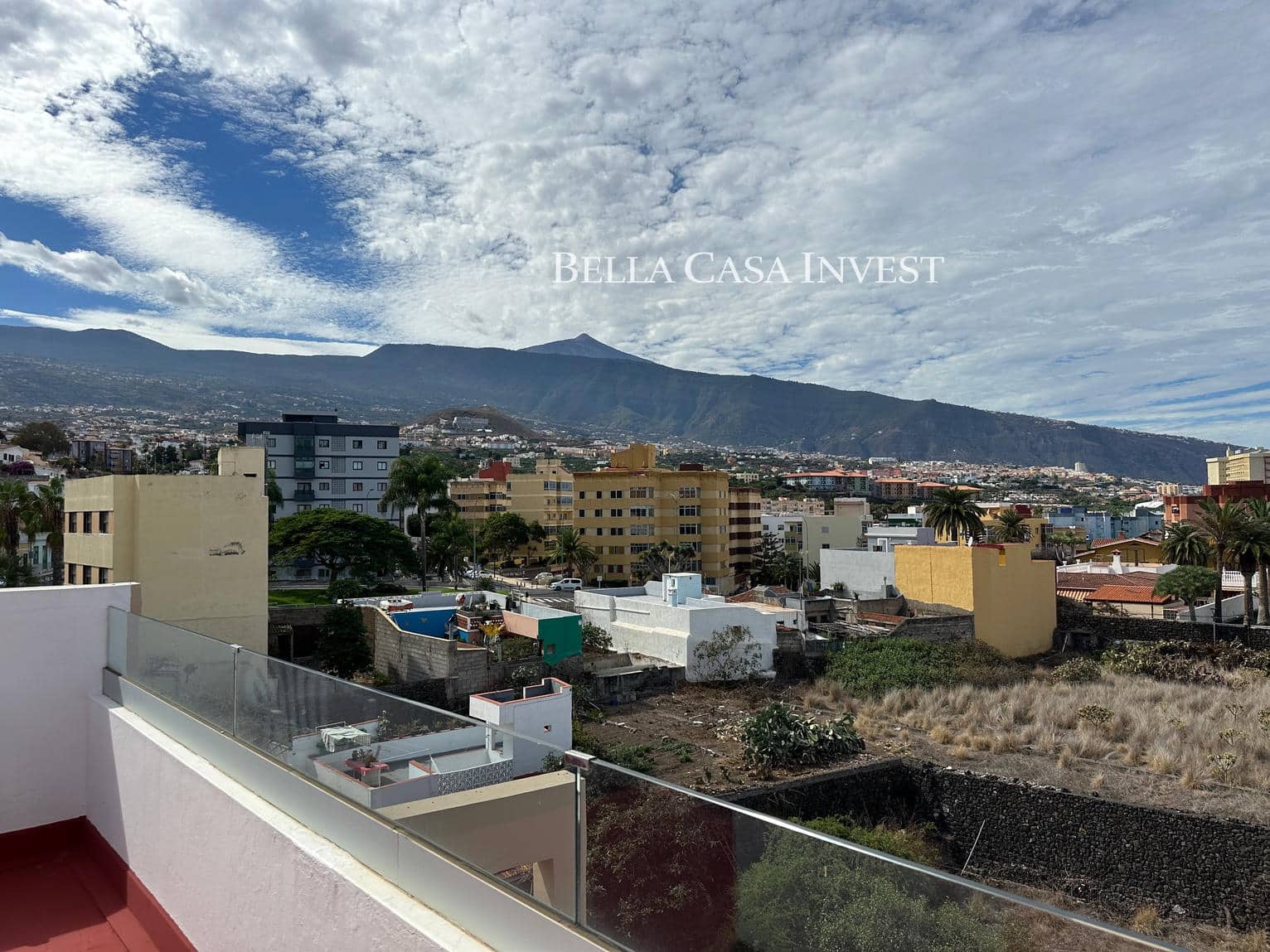 20 soveværelse Erhverv til salg i Puerto de la Cruz - € 1.500.000 (Ref: 8585772)