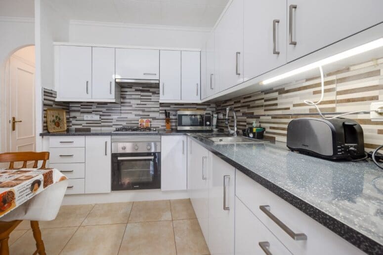 1 sovrum Semi-fristående Villa till salu i Torrevieja - 89 969 € (Ref: 9376483)