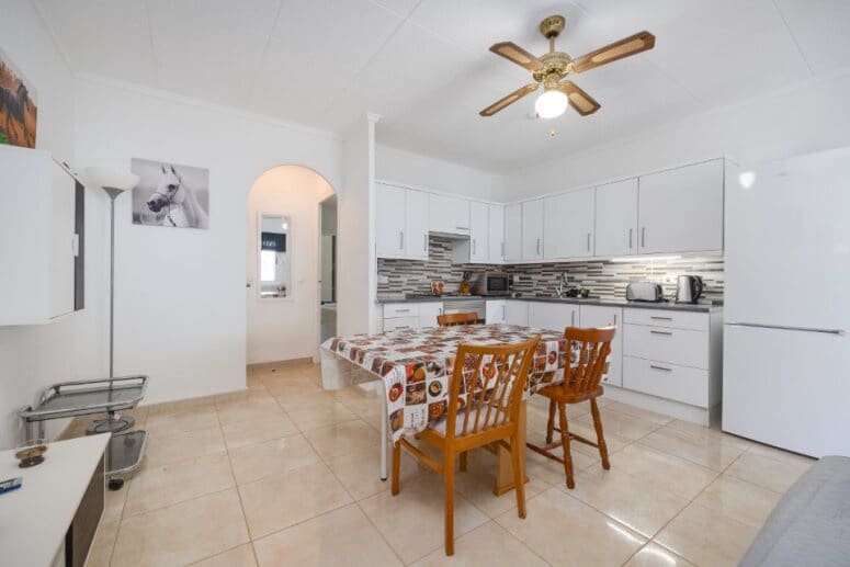 1 sovrum Semi-fristående Villa till salu i Torrevieja - 89 969 € (Ref: 9376483)