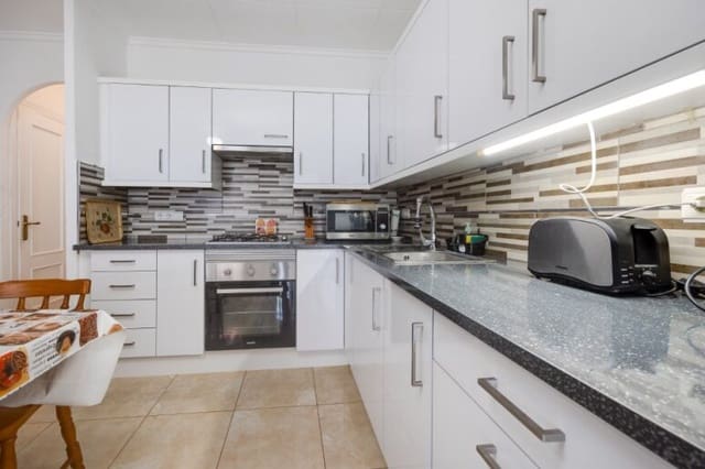 1 sovrum Semi-fristående Villa till salu i Torrevieja - 89 969 € (Ref: 9376483)