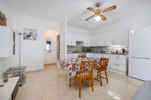 1 sovrum Semi-fristående Villa till salu i Torrevieja - 89 969 € (Ref: 9376483)