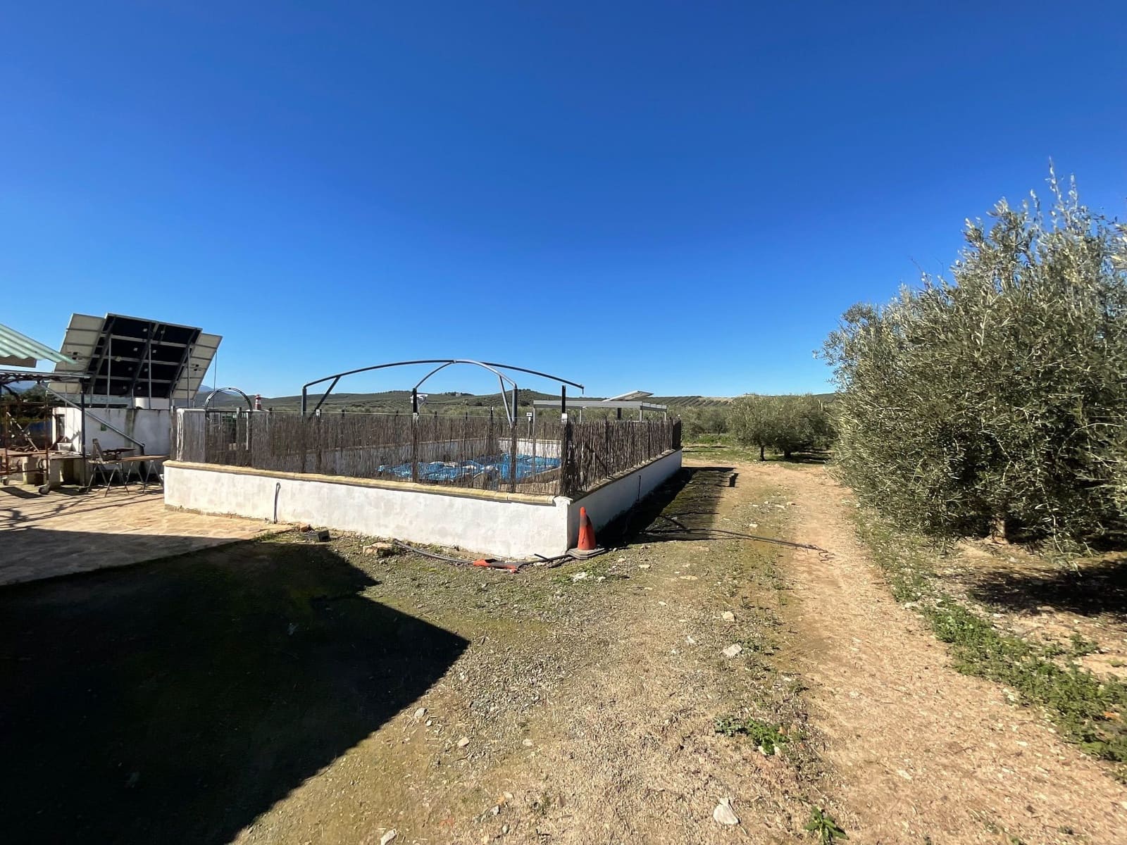 2 chambre Finca/Maison de Campagne à vendre à Antequera avec piscine garage - 350 000 € (Ref: 10179784)