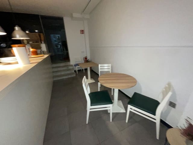 Commercieel te huur in Antequera - € 1.000 (Ref: 10184142)