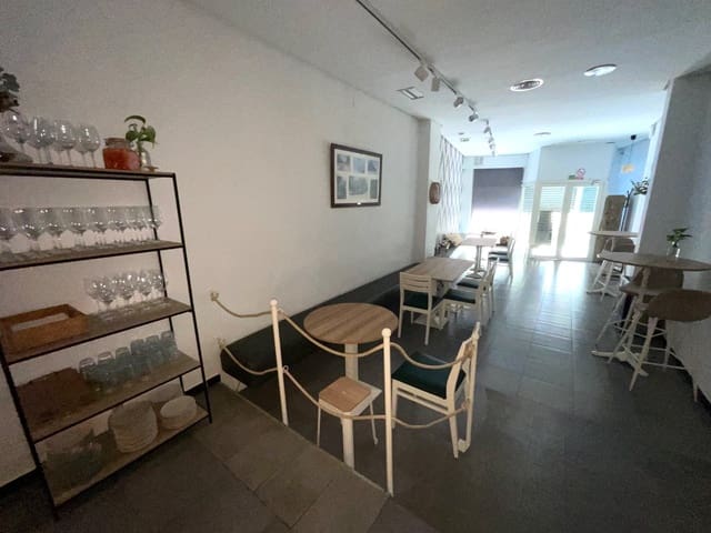 Commercieel te huur in Antequera - € 1.000 (Ref: 10184142)