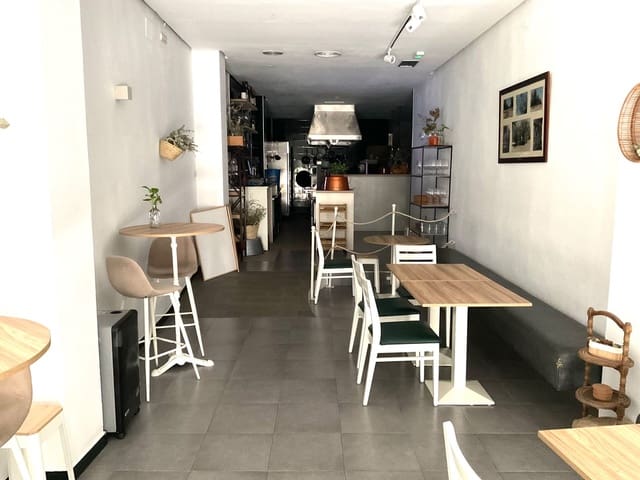 Commercieel te huur in Antequera - € 1.000 (Ref: 10184142)