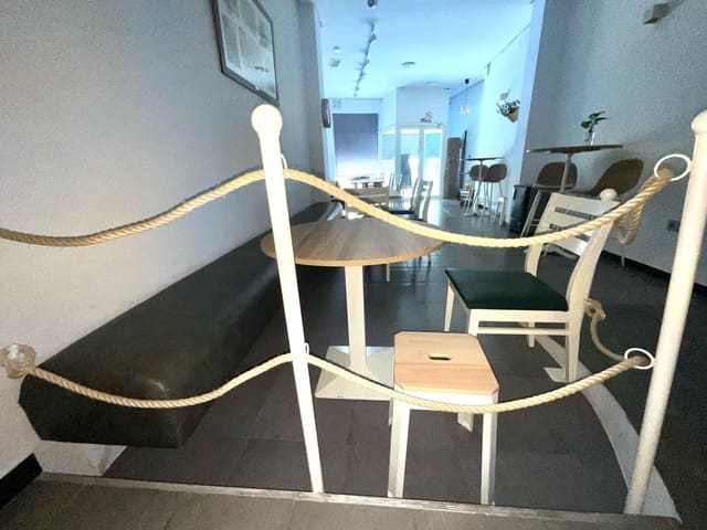 Commercieel te huur in Antequera - € 1.000 (Ref: 10184142)