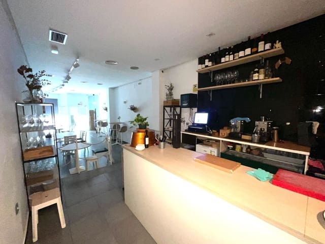 Commercieel te huur in Antequera - € 1.000 (Ref: 10184142)