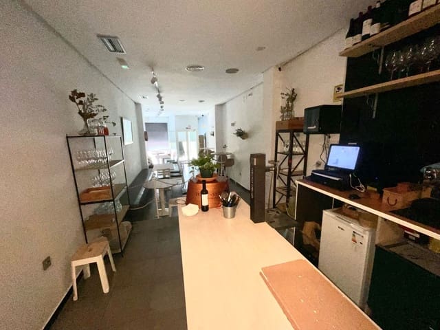 Commercieel te huur in Antequera - € 1.000 (Ref: 10184142)