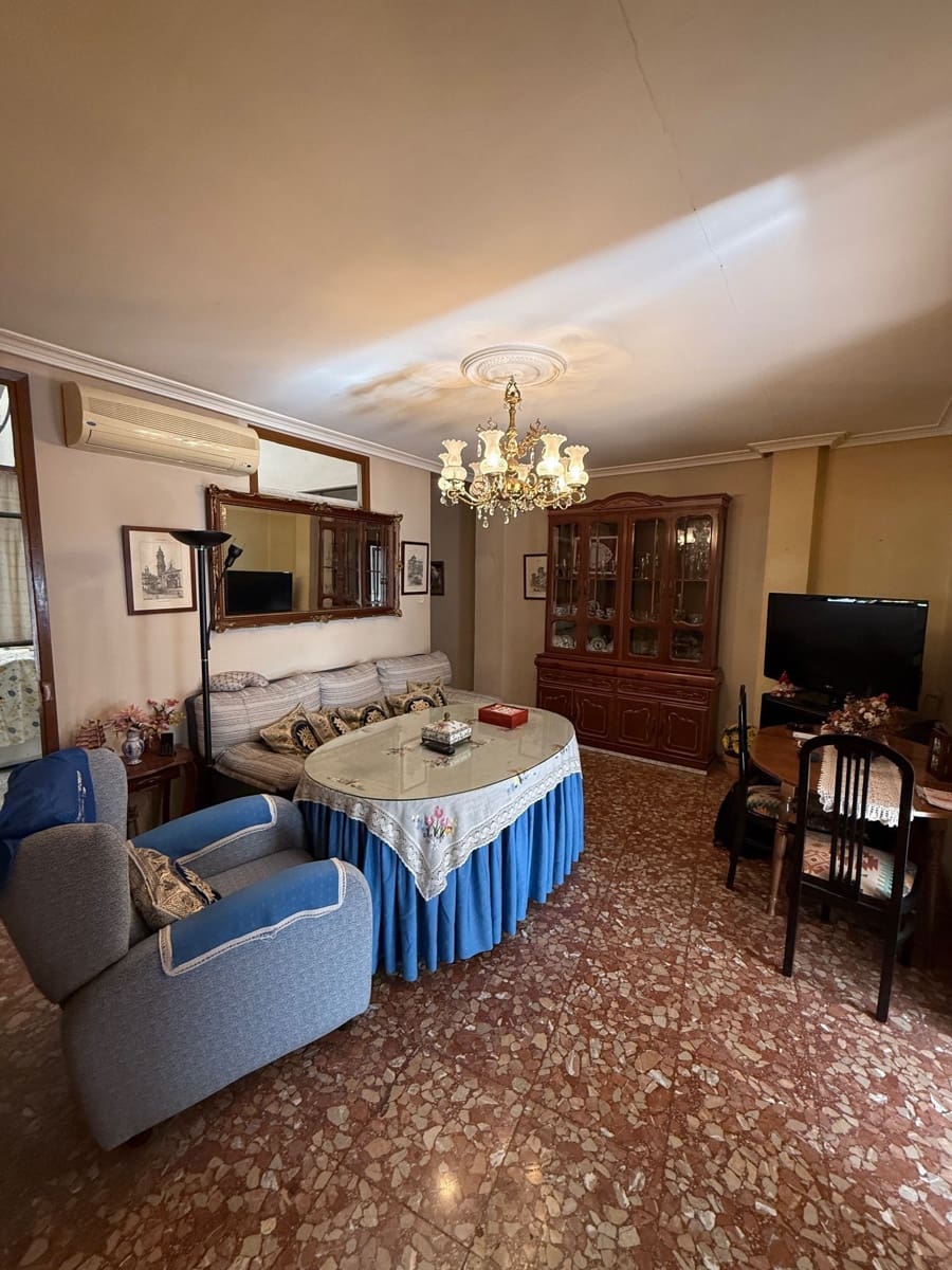 9 soveværelse Villa til salg i Antequera - € 299.000 (Ref: 9036334)