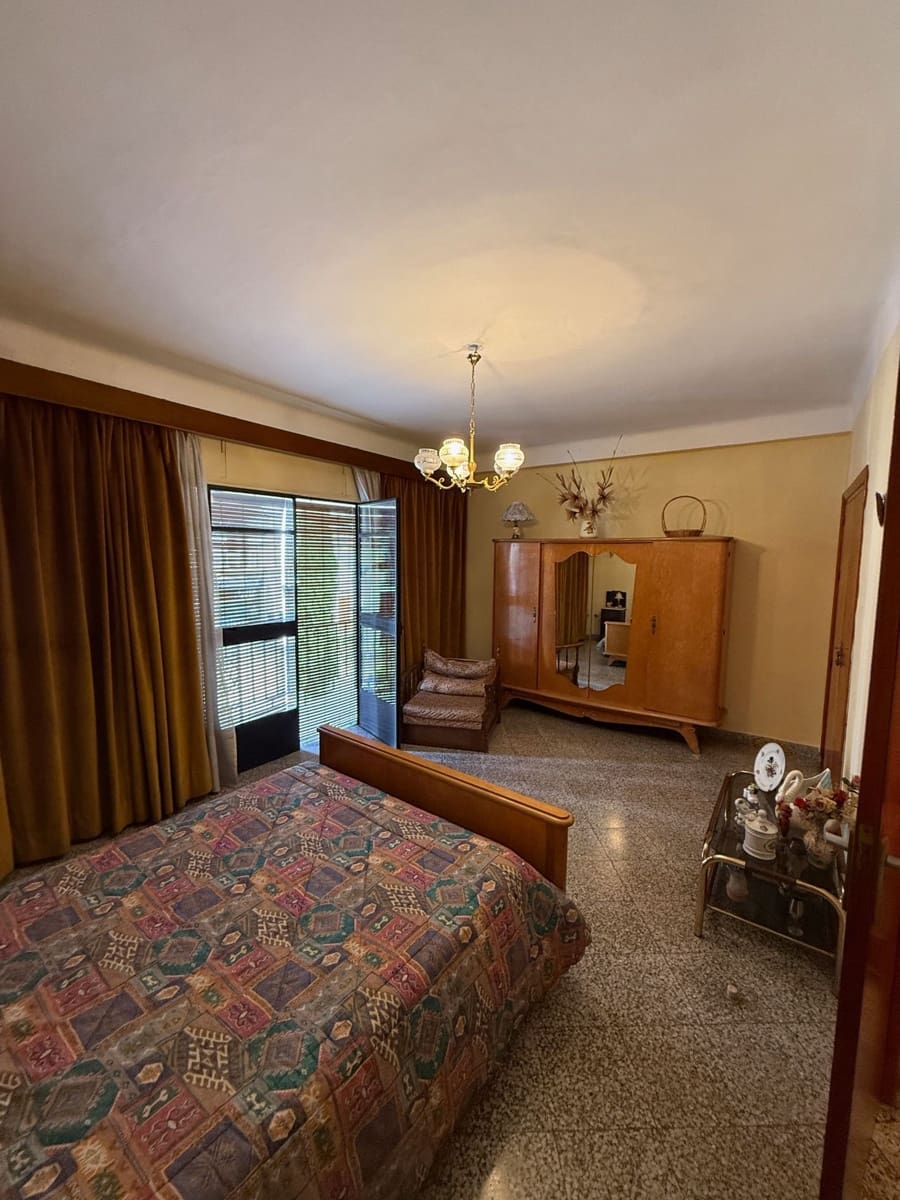 9 soveværelse Villa til salg i Antequera - € 299.000 (Ref: 9036334)