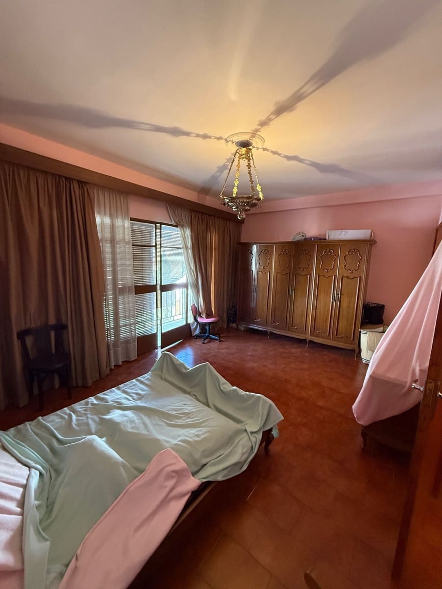 9 soveværelse Villa til salg i Antequera - € 299.000 (Ref: 9036334)