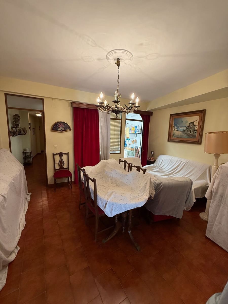 9 soveværelse Villa til salg i Antequera - € 299.000 (Ref: 9036334)