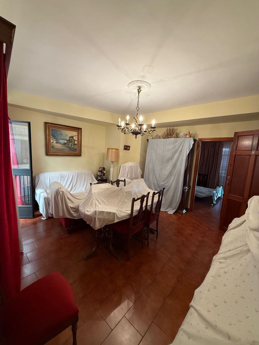 9 soveværelse Villa til salg i Antequera - € 299.000 (Ref: 9036334)