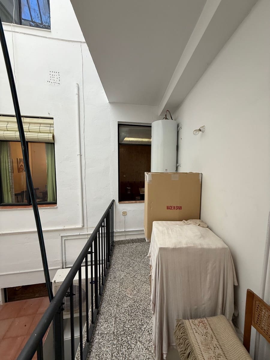 9 soveværelse Villa til salg i Antequera - € 299.000 (Ref: 9036334)