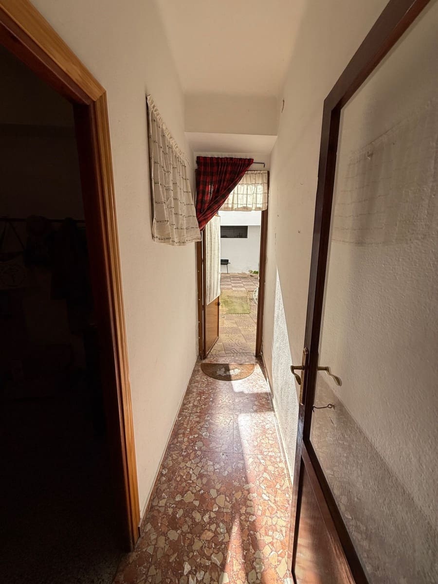 9 soveværelse Villa til salg i Antequera - € 299.000 (Ref: 9036334)