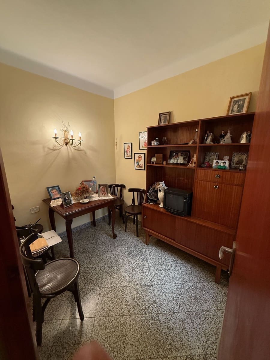 9 soveværelse Villa til salg i Antequera - € 299.000 (Ref: 9036334)