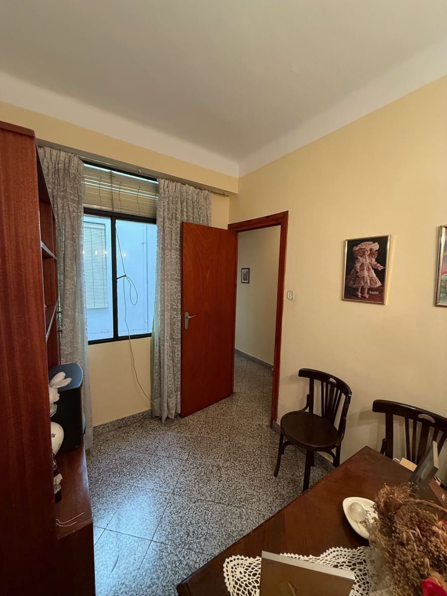 9 soveværelse Villa til salg i Antequera - € 299.000 (Ref: 9036334)