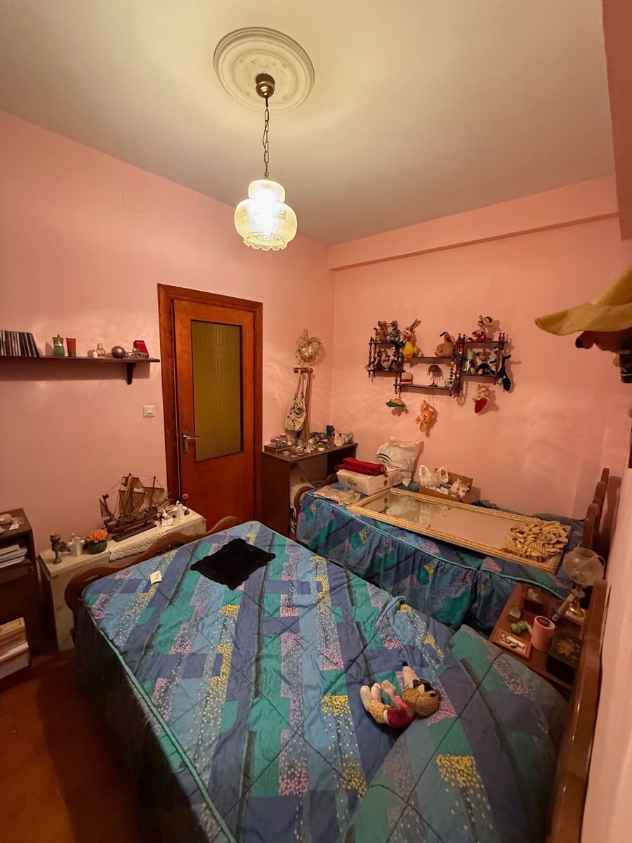 9 soveværelse Villa til salg i Antequera - € 299.000 (Ref: 9036334)