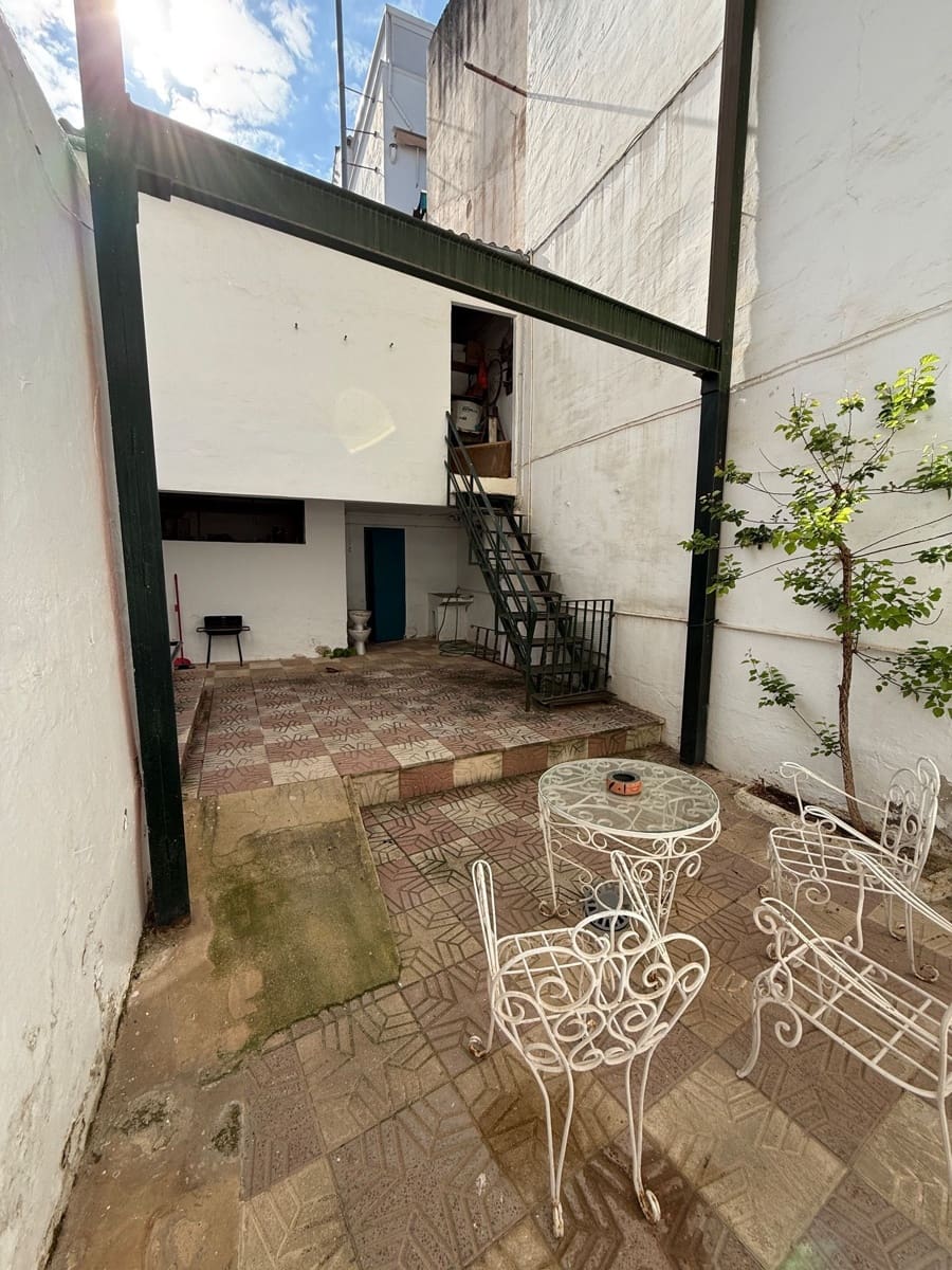 9 soveværelse Villa til salg i Antequera - € 299.000 (Ref: 9036334)