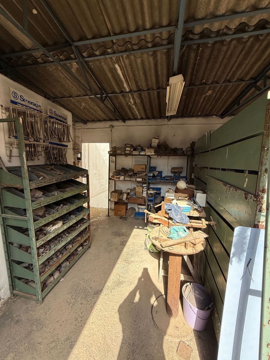 9 soveværelse Villa til salg i Antequera - € 299.000 (Ref: 9036334)