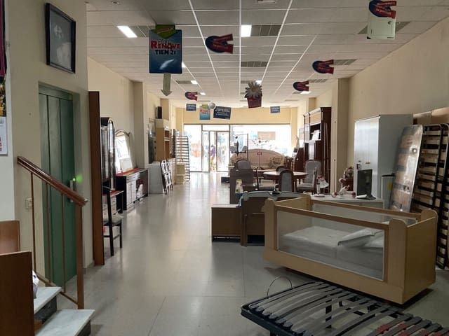 Commerciale da affittare in Antequera - 1.700 € (Rif: 9036336)