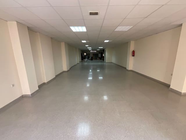 Oficina en Antequera en alquiler - 1.400 € (Ref: 9036337)
