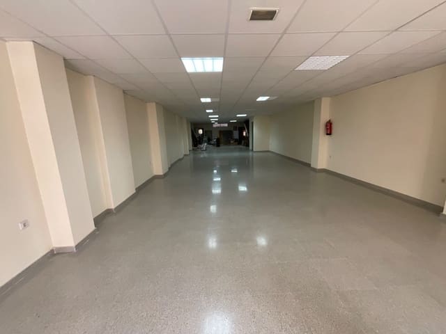 Oficina en Antequera en alquiler - 1.400 € (Ref: 9036337)