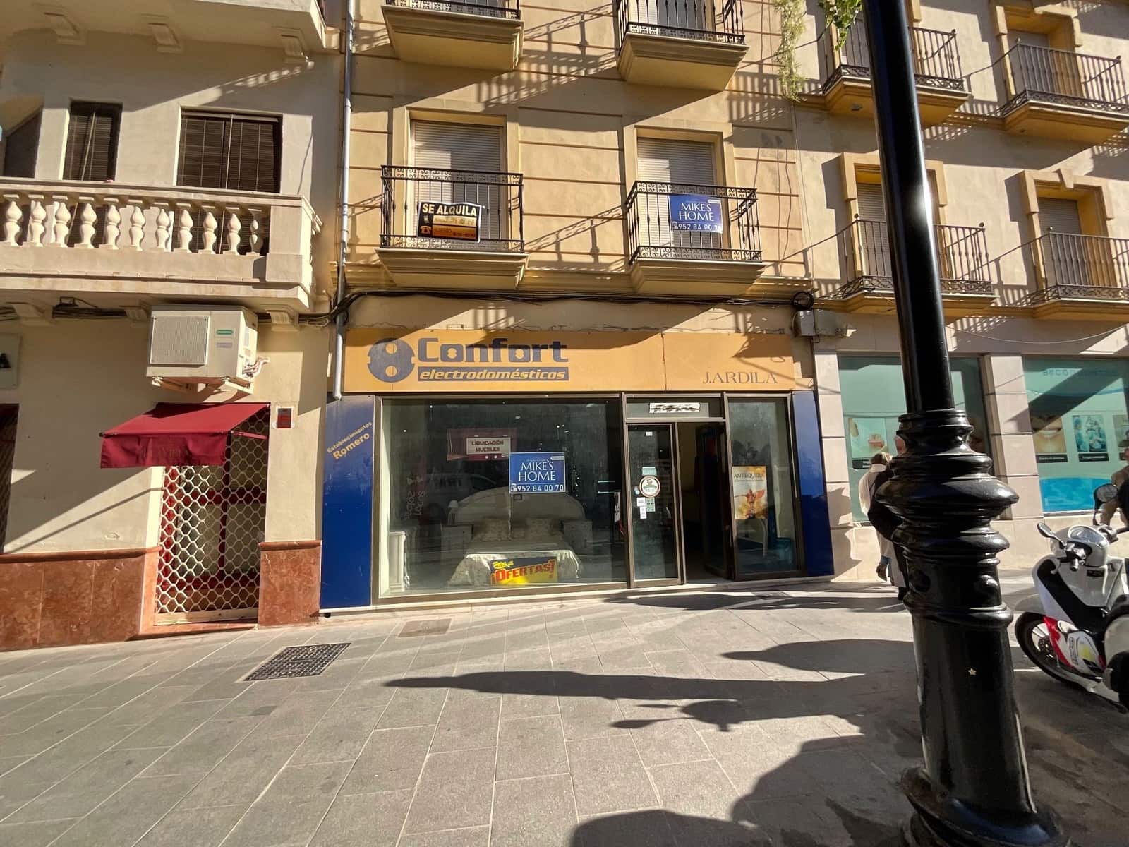 Ufficio da affittare in Antequera - 1.400 € (Rif: 9036337)