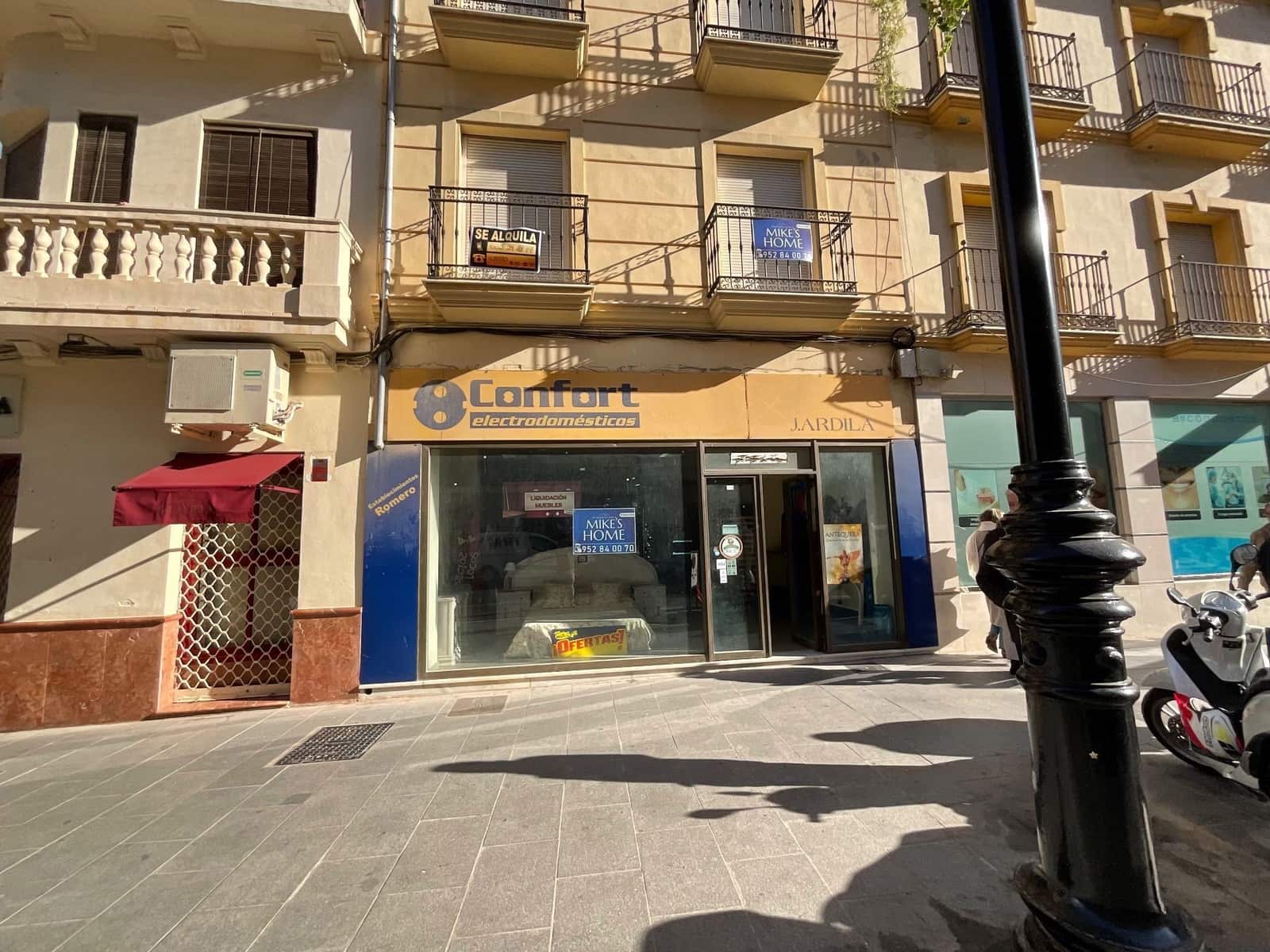 Ufficio da affittare in Antequera - 1.200 € (Rif: 9036338)