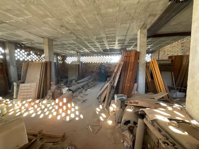 Erhverv til salg i Antequera - € 130.000 (Ref: 9036344)