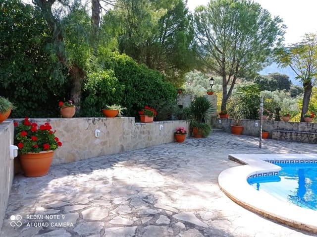 3 soveværelse Finca/Landehus til salg i Antequera med swimmingpool garage - € 590.000 (Ref: 9036346)