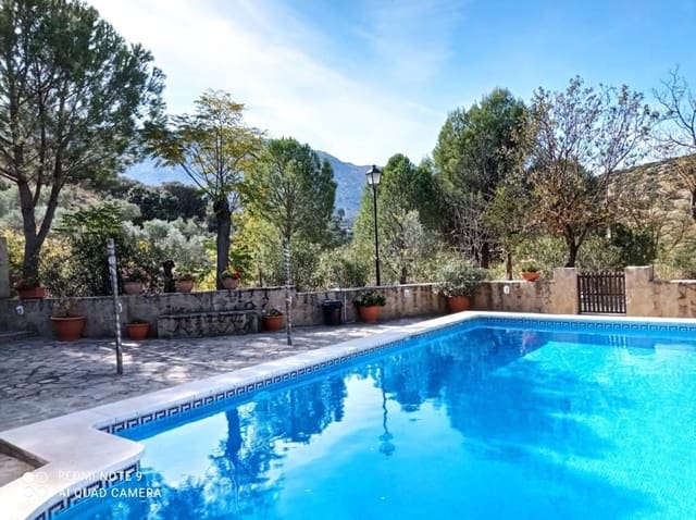 3 soveværelse Finca/Landehus til salg i Antequera med swimmingpool garage - € 590.000 (Ref: 9036346)
